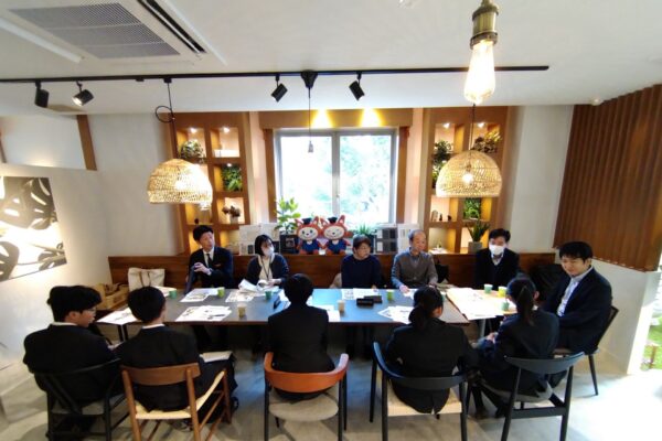 【産官学連携の取組】 2025年11月18(火)　 横浜市立義務教育学校 緑園学園のみなさまに、職業体験として『緑園街マルシェ』の会議にご参加いただきました。