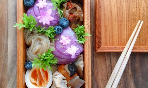 赤大根の塩胡麻油和え